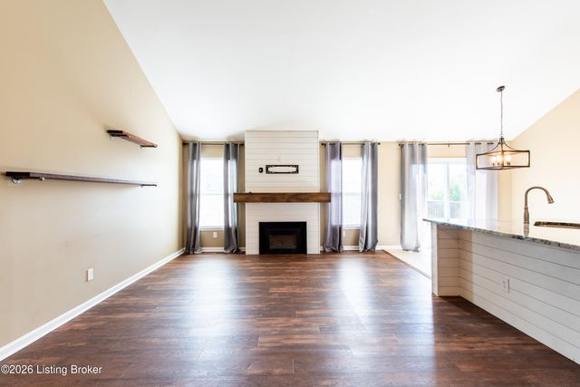 307 Brookfield View Dr, Louisville, KY 40245