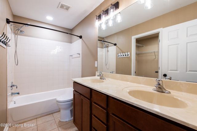 307 Brookfield View Dr, Louisville, KY 40245