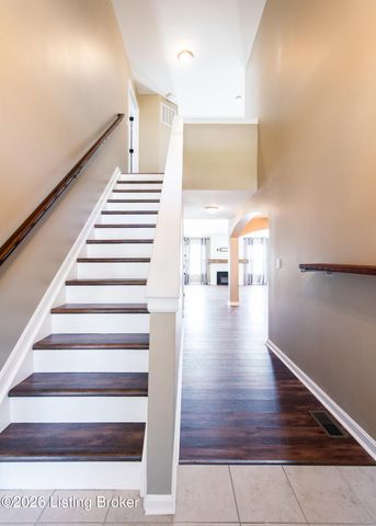 307 Brookfield View Dr, Louisville, KY 40245