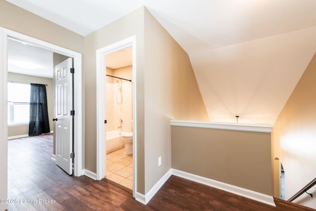 307 Brookfield View Dr, Louisville, KY 40245