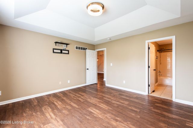 307 Brookfield View Dr, Louisville, KY 40245