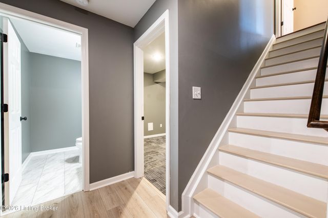 307 Brookfield View Dr, Louisville, KY 40245