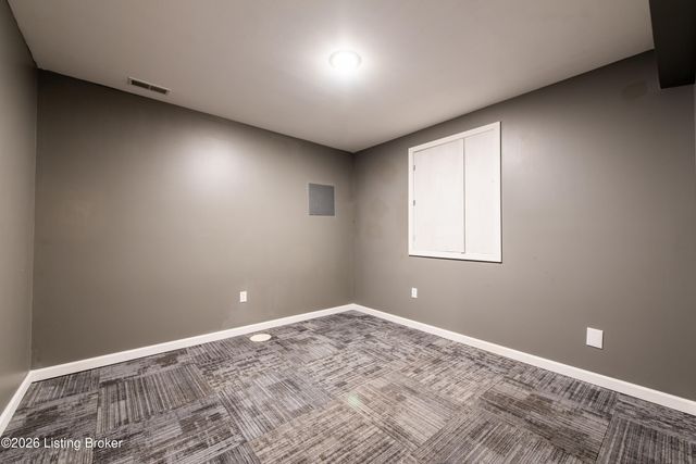 307 Brookfield View Dr, Louisville, KY 40245