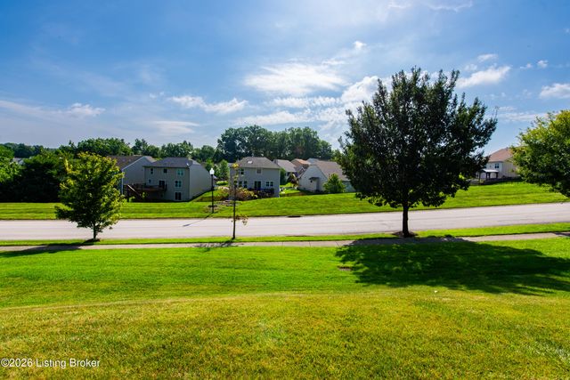 307 Brookfield View Dr, Louisville, KY 40245