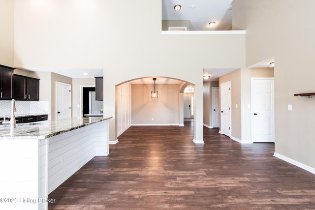 307 Brookfield View Dr, Louisville, KY 40245