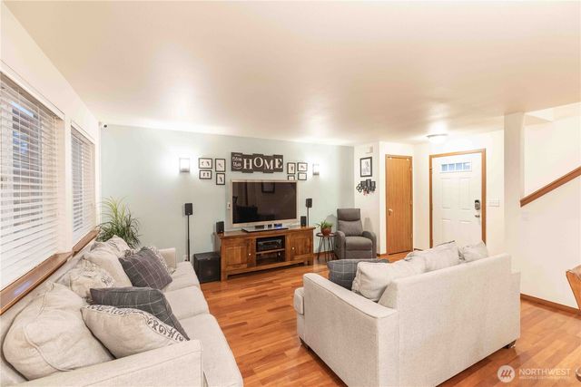 2291 SE Abernathy Ct, Port Orchard, WA 98366