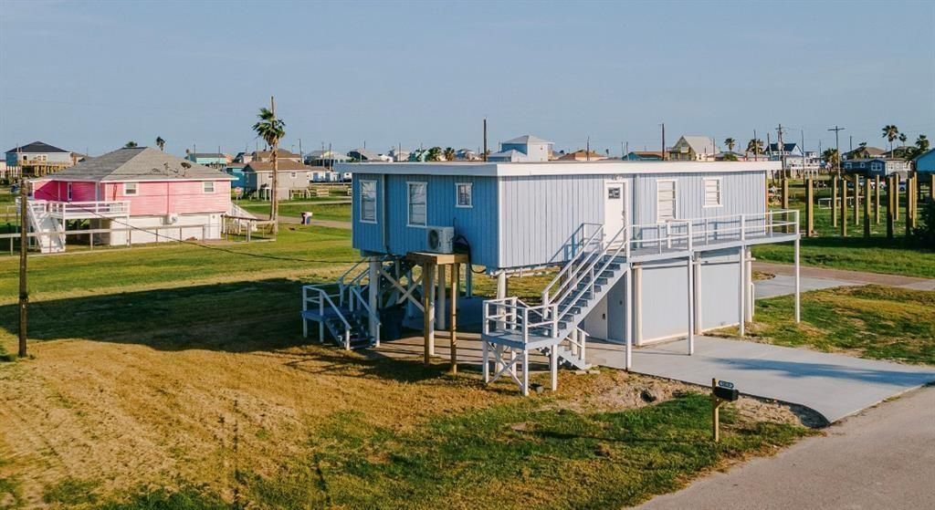 1019 Treaty Drive, Surfside Beach, TX 77541