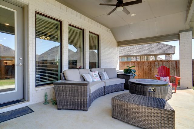 816 Turtle Creek Avenue, Denton, TX 76210