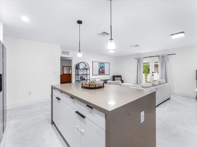 2848 NW 9th Place, Fort Lauderdale, FL 33311