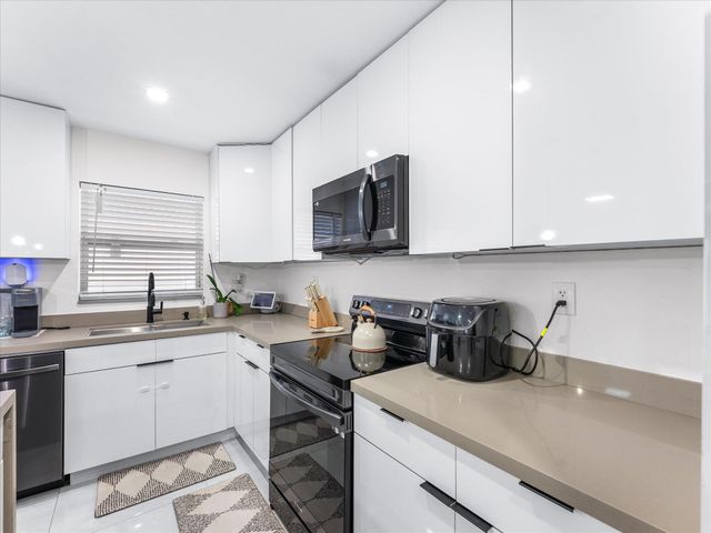 2848 NW 9th Place, Fort Lauderdale, FL 33311