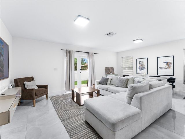 2848 NW 9th Place, Fort Lauderdale, FL 33311