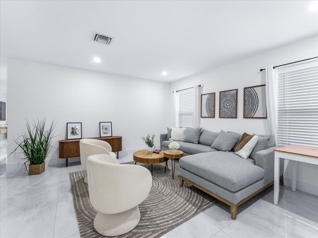 2848 NW 9th Place, Fort Lauderdale, FL 33311