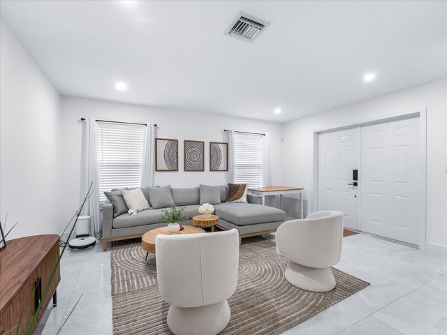 2848 NW 9th Place, Fort Lauderdale, FL 33311