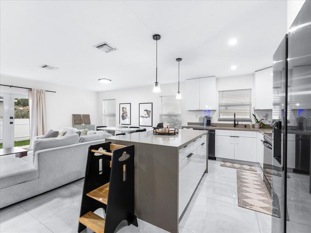 2848 NW 9th Place, Fort Lauderdale, FL 33311