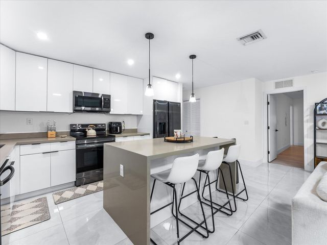 2848 NW 9th Place, Fort Lauderdale, FL 33311