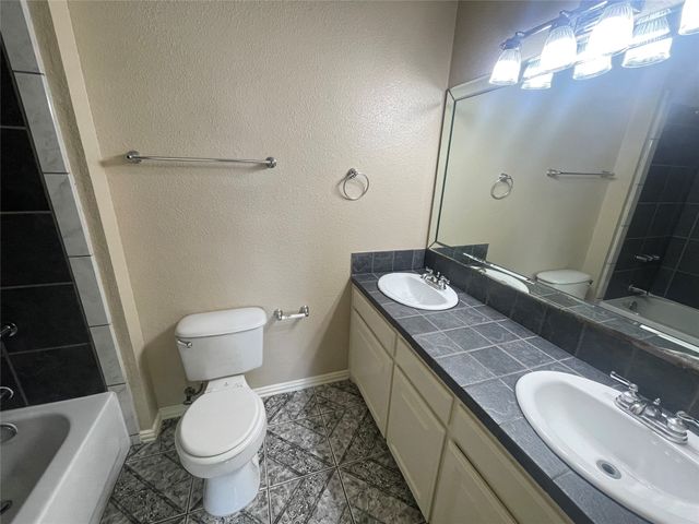 112 Kennedy Drive, Terrell, TX 75160