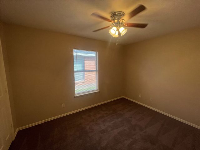 112 Kennedy Drive, Terrell, TX 75160