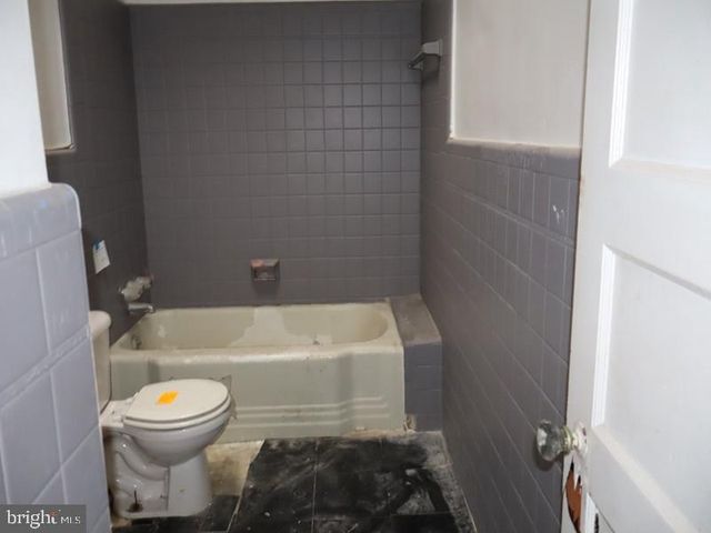 6702 LINMORE AVE, Philadelphia, PA 19142