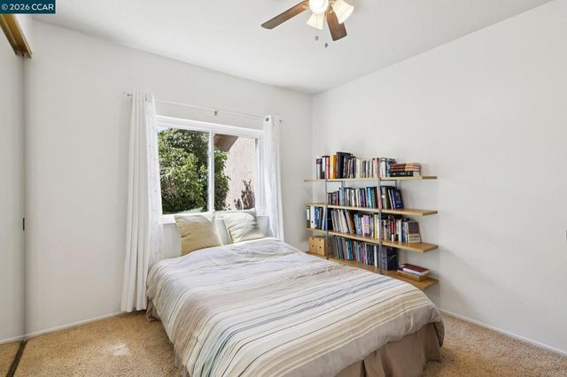 242 El Pueblo Pl, Clayton, CA 94517