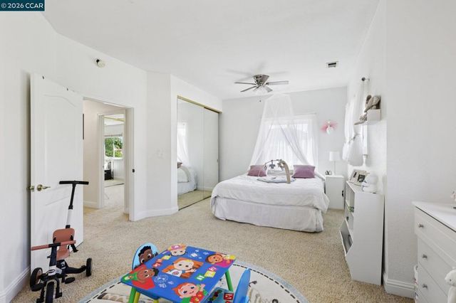 242 El Pueblo Pl, Clayton, CA 94517