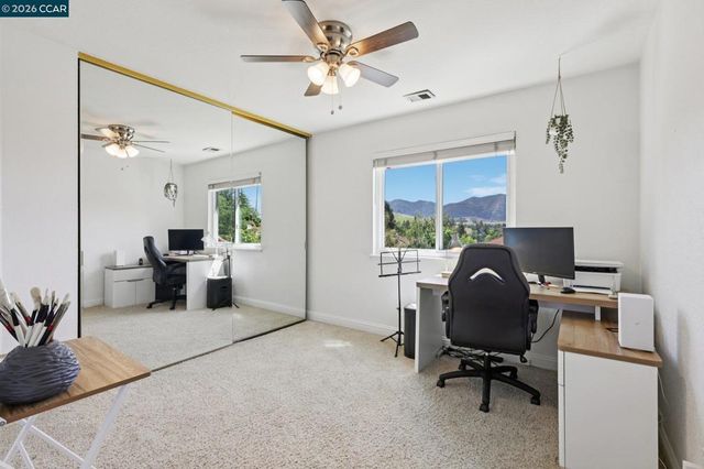 242 El Pueblo Pl, Clayton, CA 94517