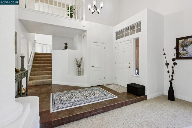 242 El Pueblo Pl, Clayton, CA 94517