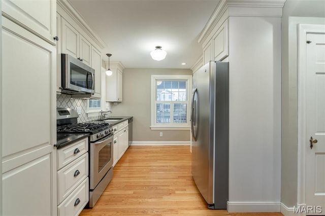 4 Garden Lane, St Louis, MO 63122