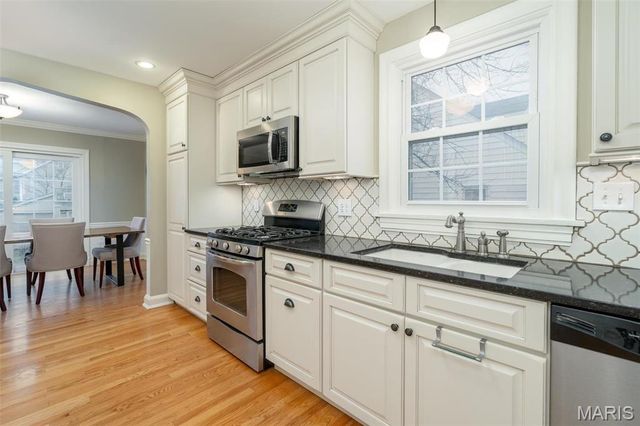 4 Garden Lane, St Louis, MO 63122
