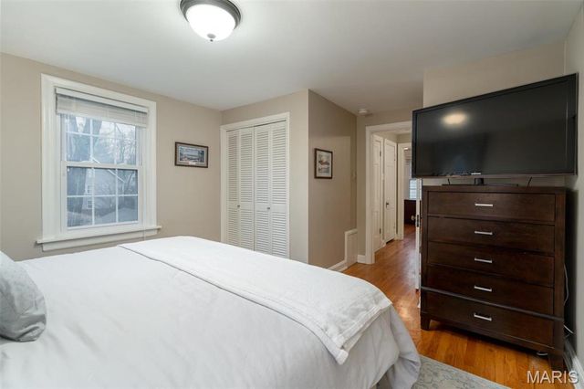 4 Garden Lane, St Louis, MO 63122