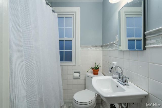 4 Garden Lane, St Louis, MO 63122