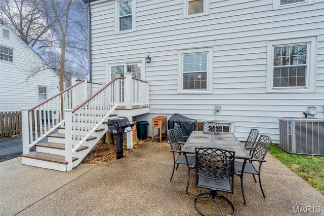 4 Garden Lane, St Louis, MO 63122