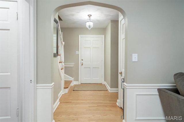 4 Garden Lane, St Louis, MO 63122