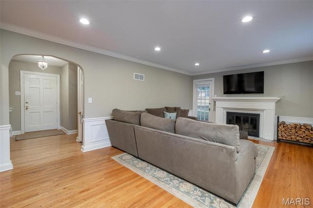 4 Garden Lane, St Louis, MO 63122