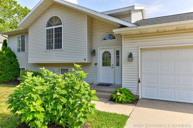 489 Sunmeadow Drive Se, Gaines Twp, MI 49508