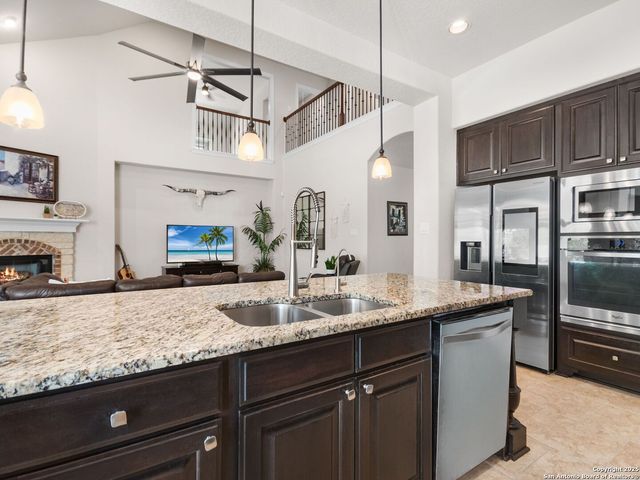 25715 Stormy Ridge, San Antonio, TX 78255