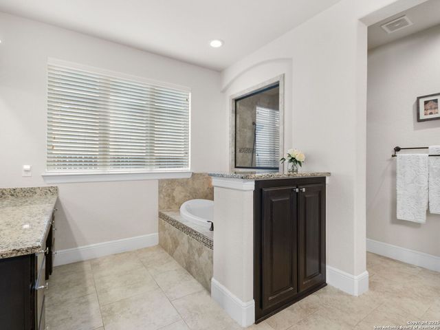 25715 Stormy Ridge, San Antonio, TX 78255