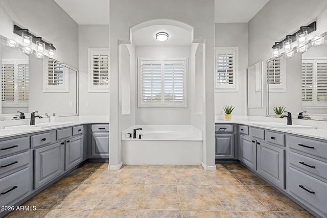 6530 S BOGLE Avenue, Chandler, AZ 85249