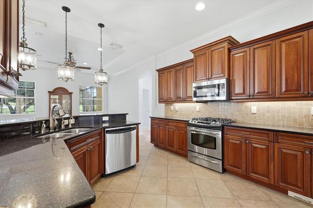 262 MONTELLUNA DRIVE, North Venice, FL 34275