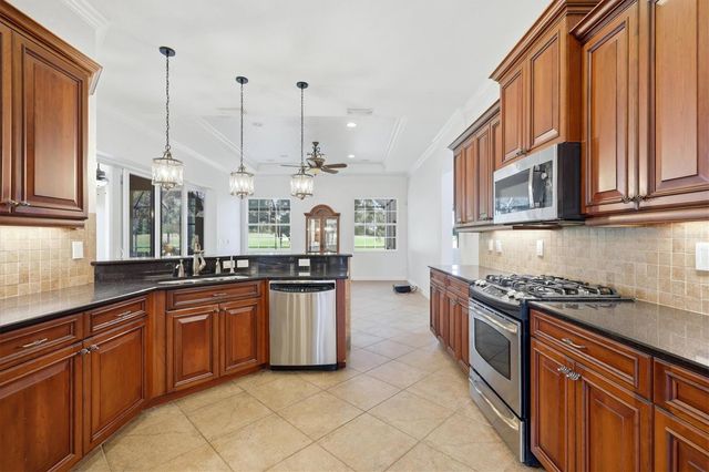 262 MONTELLUNA DRIVE, North Venice, FL 34275