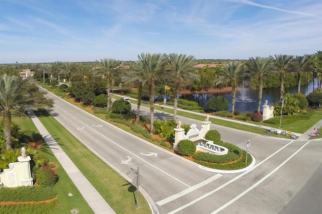 262 MONTELLUNA DRIVE, North Venice, FL 34275