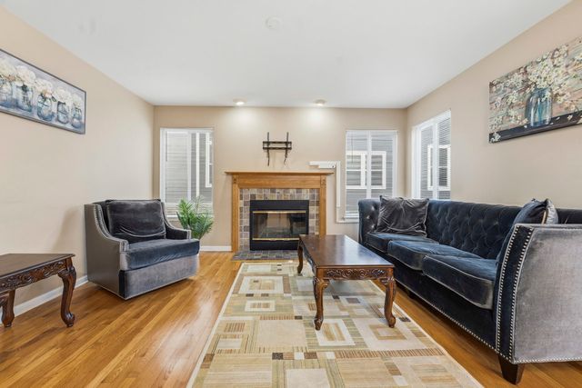 138 Emerald Drive, Streamwood, IL 60107