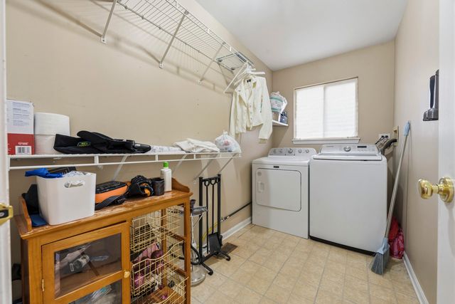 138 Emerald Drive, Streamwood, IL 60107