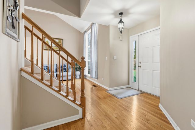 138 Emerald Drive, Streamwood, IL 60107