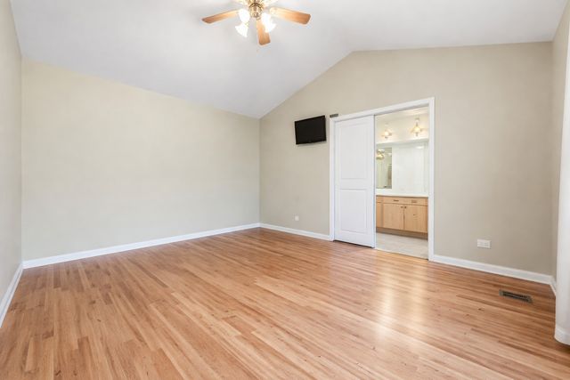 138 Emerald Drive, Streamwood, IL 60107