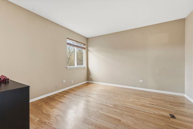 138 Emerald Drive, Streamwood, IL 60107