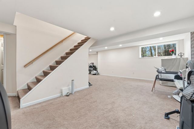 138 Emerald Drive, Streamwood, IL 60107