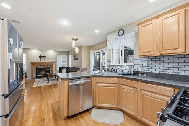 138 Emerald Drive, Streamwood, IL 60107