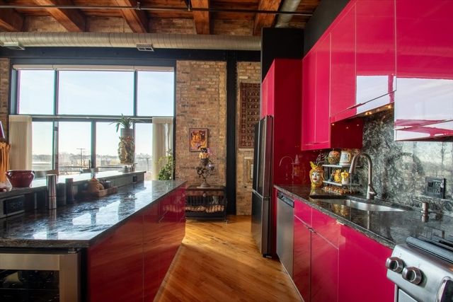 2614 N Clybourn Avenue 301, Chicago, IL 60614