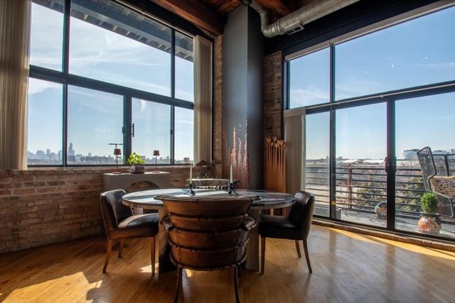 2614 N Clybourn Avenue 301, Chicago, IL 60614