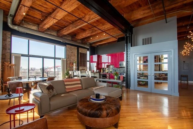 2614 N Clybourn Avenue 301, Chicago, IL 60614